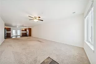 504 Sunview Cir, Derry Township, PA 15650 - Photo 7