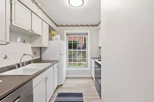 130 Jamestown Ct, Scott Township, PA 15216 - Photo 11