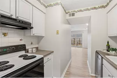 130 Jamestown Ct, Scott Township, PA 15216 - Photo 13