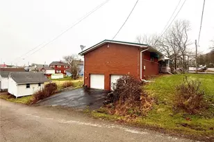 404 Bryant St, Vandergrift, PA 15690 - Photo 3