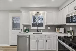 129 Burke Dr, Monroeville, PA 15146 - Photo 15