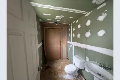 166 Grant Ave, Vandergrift, PA 15690 - Photo 7