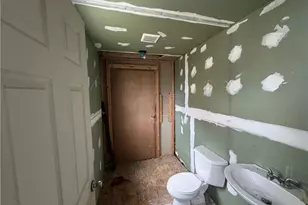 166 Grant Ave, Vandergrift, PA 15690 - Photo 7