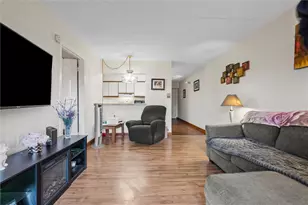 1987 Centurion Dr, Pittsburgh, PA 15221 - Photo 11