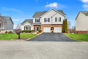 132 Edgewood Dr, New Stanton, PA 15672 - Photo 3