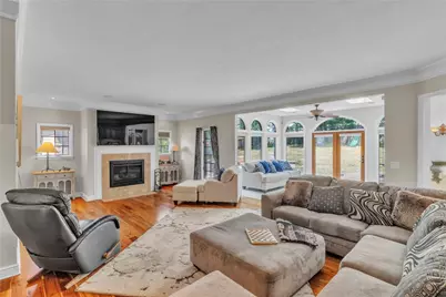 2167 S Villa Dr, Hampton, PA 15044 - Photo 9