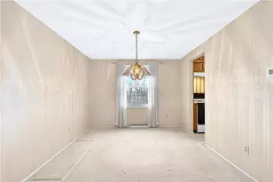 2521 Rose Dr, Pittsburgh, PA 15116 - Photo 7