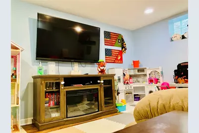 1044 Delaware Ave, Bethel Park, PA 15102 - Photo 29