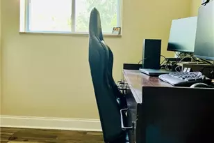 1044 Delaware Ave, Bethel Park, PA 15102 - Photo 15