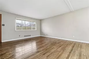 4923 Leona Dr, Pittsburgh, PA 15227 - Photo 9