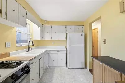 4923 Leona Dr, Pittsburgh, PA 15227 - Photo 15