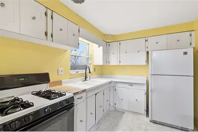 4923 Leona Dr, Pittsburgh, PA 15227 - Photo 17