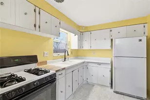 4923 Leona Dr, Pittsburgh, PA 15227 - Photo 17