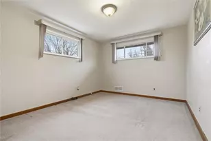 4923 Leona Dr, Pittsburgh, PA 15227 - Photo 21