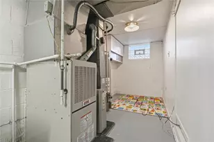 4923 Leona Dr, Pittsburgh, PA 15227 - Photo 37