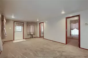 916 Temple Ave, New Castle, PA 16101 - Photo 17