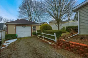 916 Temple Ave, New Castle, PA 16101 - Photo 7