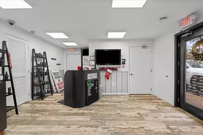 1290 Brodhead Rd, Moon/Crescent Twp, PA 15108 - Photo 7