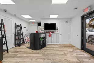 1290 Brodhead Rd, Moon/Crescent Twp, PA 15108 - Photo 7