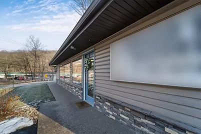 1290 Brodhead Rd, Moon/Crescent Twp, PA 15108 - Photo 3