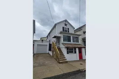 539 Walnut St, Vandergrift, PA 15690 - Photo 1