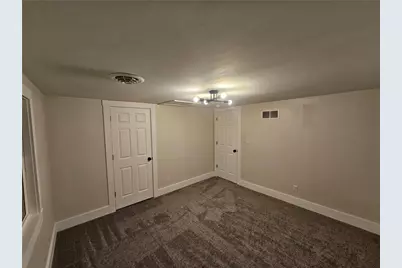 539 Walnut St, Vandergrift, PA 15690 - Photo 17