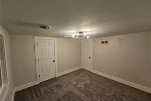 539 Walnut St, Vandergrift, PA 15690 - Photo 17