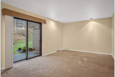 363 Hawthorne Ct, Ross Twp, PA 15237 - Photo 13