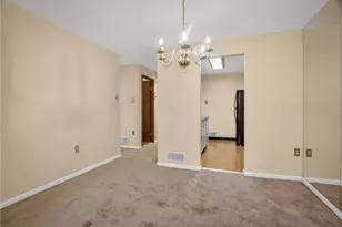 363 Hawthorne Ct, Ross Twp, PA 15237 - Photo 7