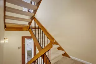 363 Hawthorne Ct, Ross Twp, PA 15237 - Photo 3