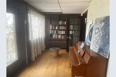 2008 Locust St, Pittsburgh, PA 15218 - Photo 9