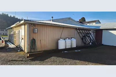 19189 Rte. 286 Hwy E, Montgomery-Grant, PA 15746 - Photo 7