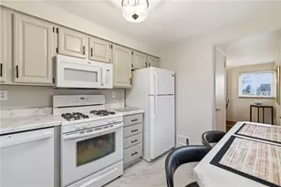 675 Somerville, Scott Township, PA 15243 - Photo 13