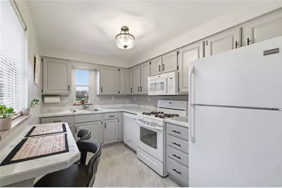 675 Somerville, Scott Township, PA 15243 - Photo 11