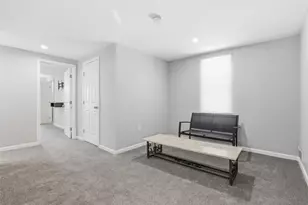 2400 Leticoe St, Pittsburgh, PA 15203 - Photo 13