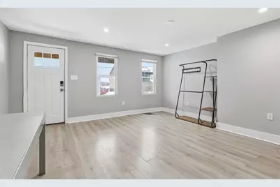 2400 Leticoe St, Pittsburgh, PA 15203 - Photo 5