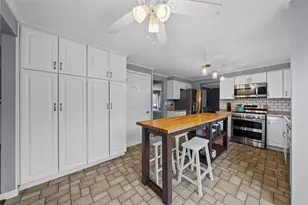 1486 Greendale Dr, Pittsburgh, PA 15239 - Photo 11
