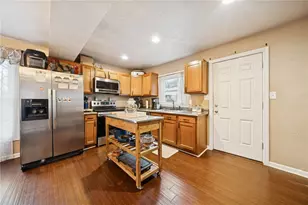 869 Middletown Rd, Hempfield Township, PA 15672 - Photo 9