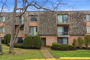 1115 Forest Green Dr, Moon/Crescent Twp, PA 15108 - Photo 3