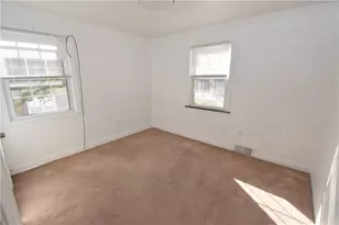 223 Nantucket Dr, Pittsburgh, PA 15236 - Photo 11