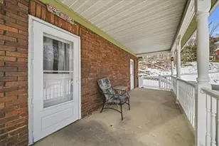 1060 Phillips St, Baden, PA 15005 - Photo 9