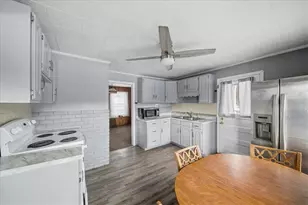 1060 Phillips St, Baden, PA 15005 - Photo 17