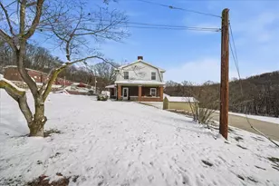 1060 Phillips St, Baden, PA 15005 - Photo 3