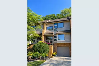 1432 Towne Square Dr, Pittsburgh, PA 15101 - Photo 1