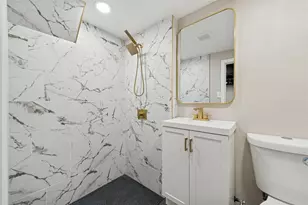 5543 Clarene Dr, Bethel Park, PA 15102 - Photo 19