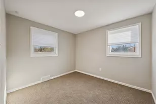 5543 Clarene Dr, Bethel Park, PA 15102 - Photo 15