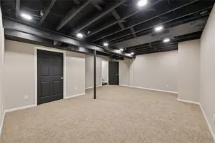 5543 Clarene Dr, Bethel Park, PA 15102 - Photo 17