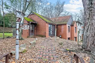 2580 Mt Royal Rd, Pittsburgh, PA 15217 - Photo 3