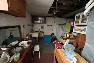 324 Crest St, Clairton, PA 15025 - Photo 17