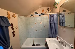 1339 Edgewood Dr, West Homestead, PA 15120 - Photo 9